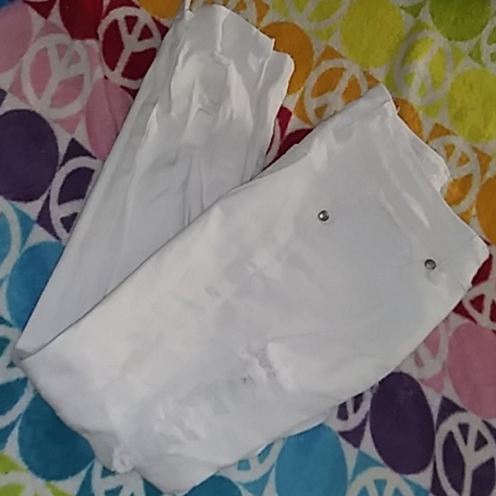 White Distressed Capris Jeans